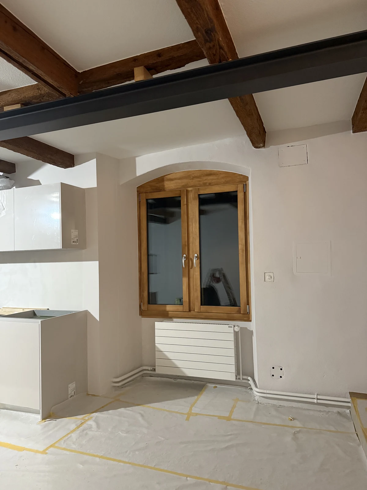 La fenêtre et les murs repris, finitions en cours